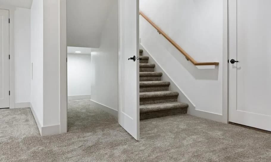 Jakie listwy do wykładziny dywanowej wybrać, aby uniknąć błędów?