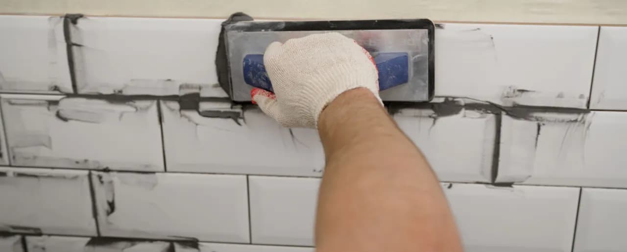 Jaką fugę na balkony wybrać, aby uniknąć problemów z trwałością?