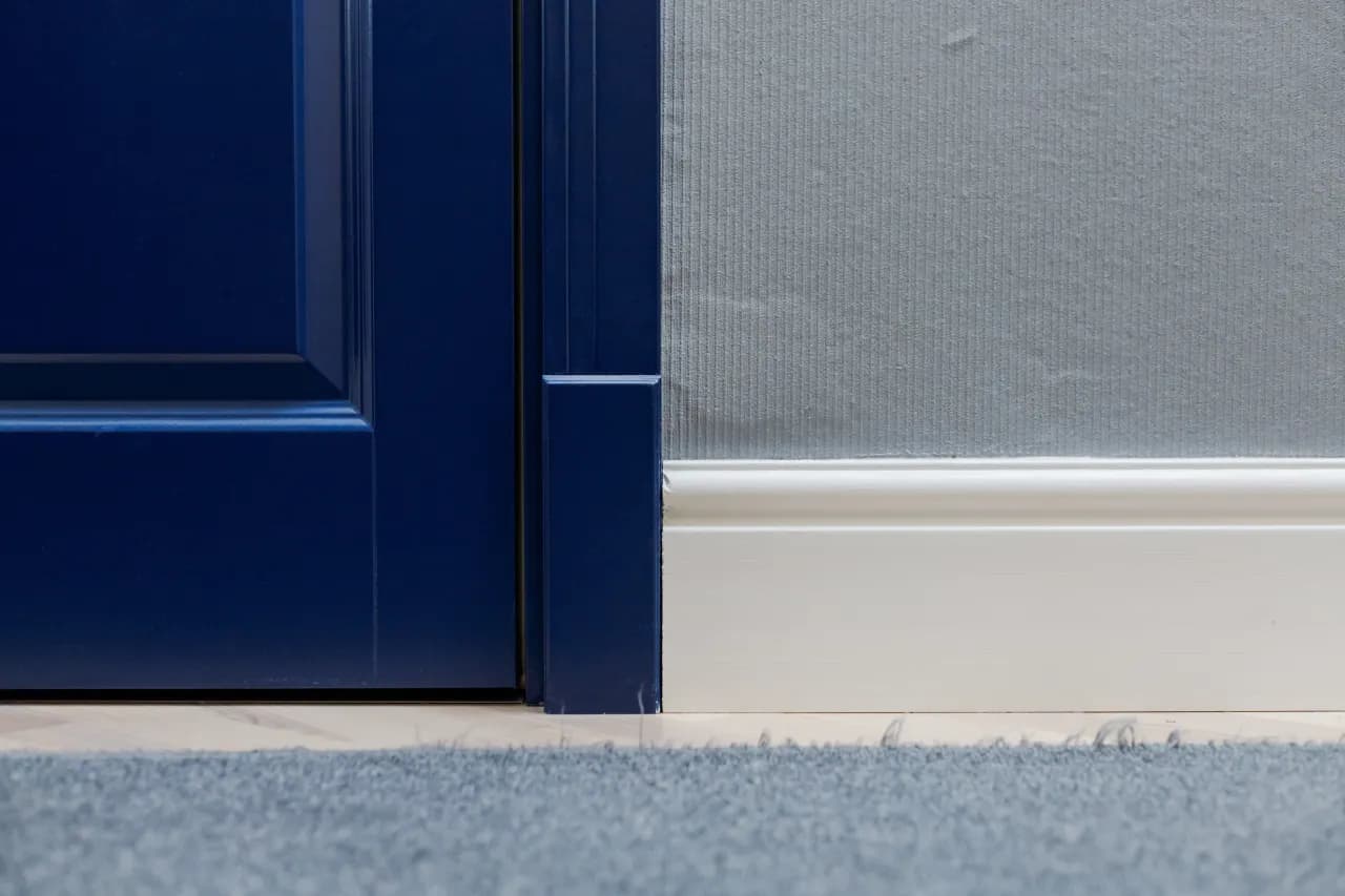 Jaką listwę przypodłogową wybrać, aby uniknąć błędów w aranżacji?