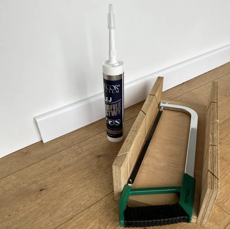 Jak montować listwy podłogowe – uniknij najczęstszych błędów i problemów