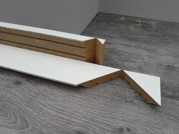 Jak dociąć listwy przypodłogowe, by uniknąć błędów i uzyskać perfekcję