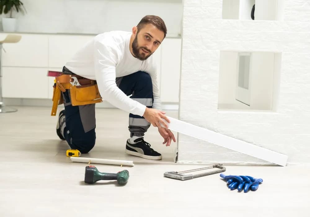 Jak przyciąć listwę przypodłogową - narzędzia i techniki, które działają